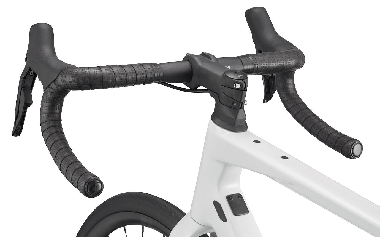 テクリページMEDALIST ブラックとホワイトのマウンテン2台 Roadmachine TWO Metallic White – BMC USA Corporation